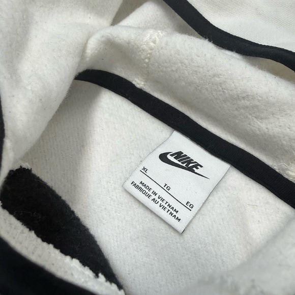 Nike White and Black Hoodie Boys XL Never Worn - Picture 3 of 8